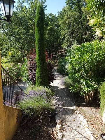 Moulin de la Roque, Noves, Provence, villa Tuilerie, exterior