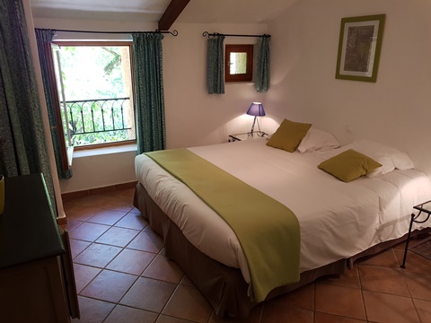 Moulin de la Roque, Noves, Provence, villa Tuilerie, bedroom