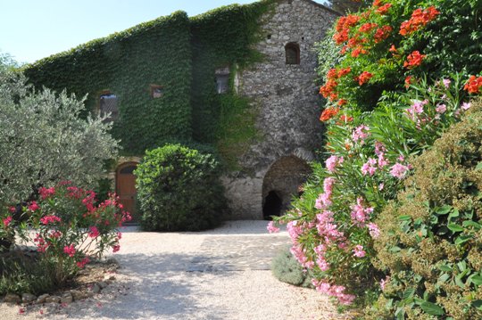 Moulin de la Roque, Noves, Provence - villa Tuilerie - entre